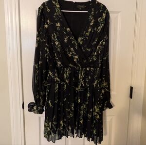 NWOT Ted Baker Black Floral Pleated Mini Dress with Belt and light Sleeves